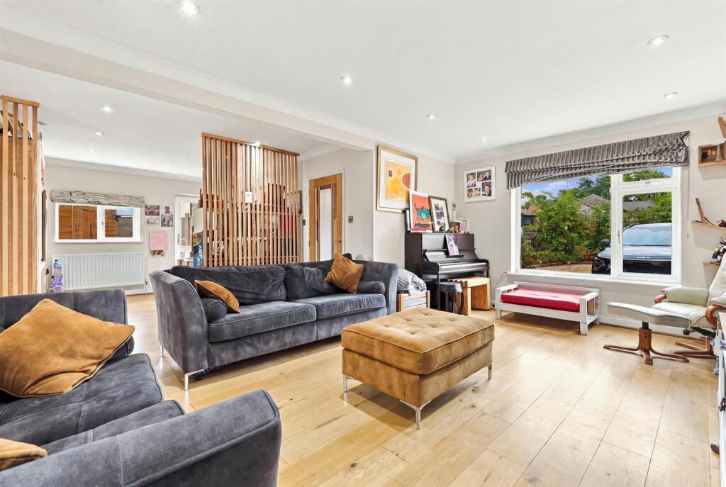 House in Stevenage - View 2