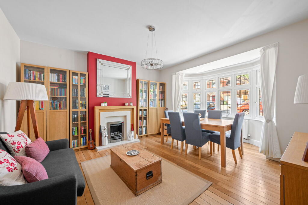 House in London - View 3