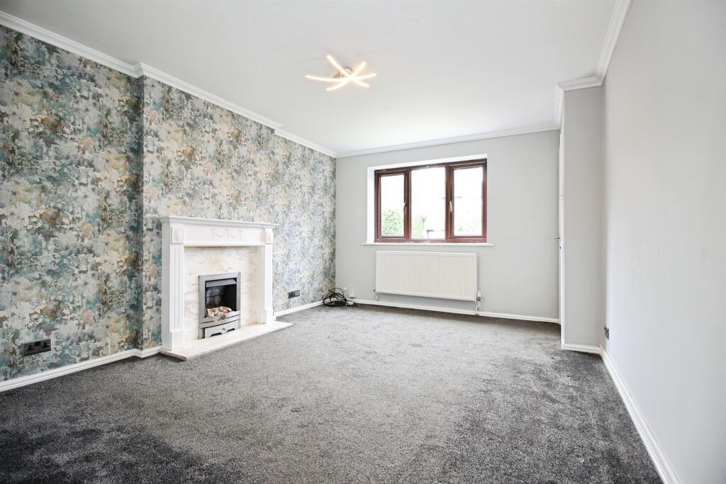 House in Leeds, West Yorkshire - View 5