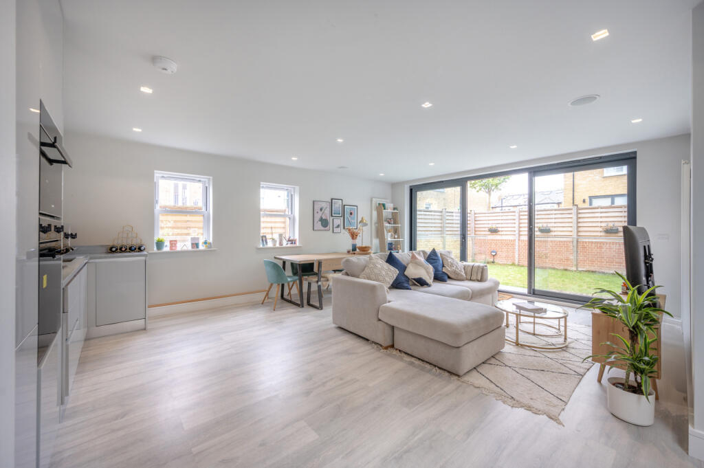 Main image of property: Lordship Lane, East Dulwich, SE22