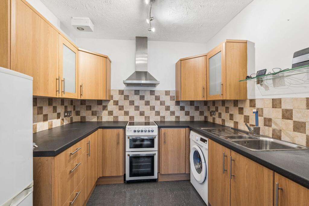 Apartment in Watford - View 4