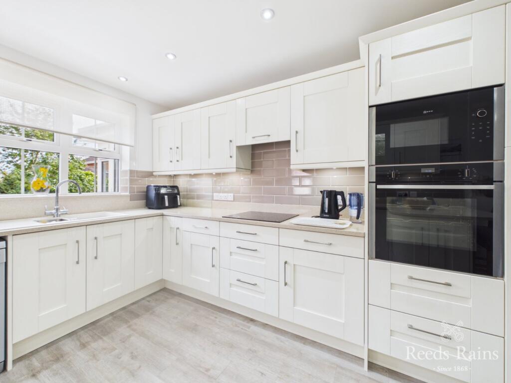 Cadman Road, Bridlington, East Yorkshire, YO16 photo 3