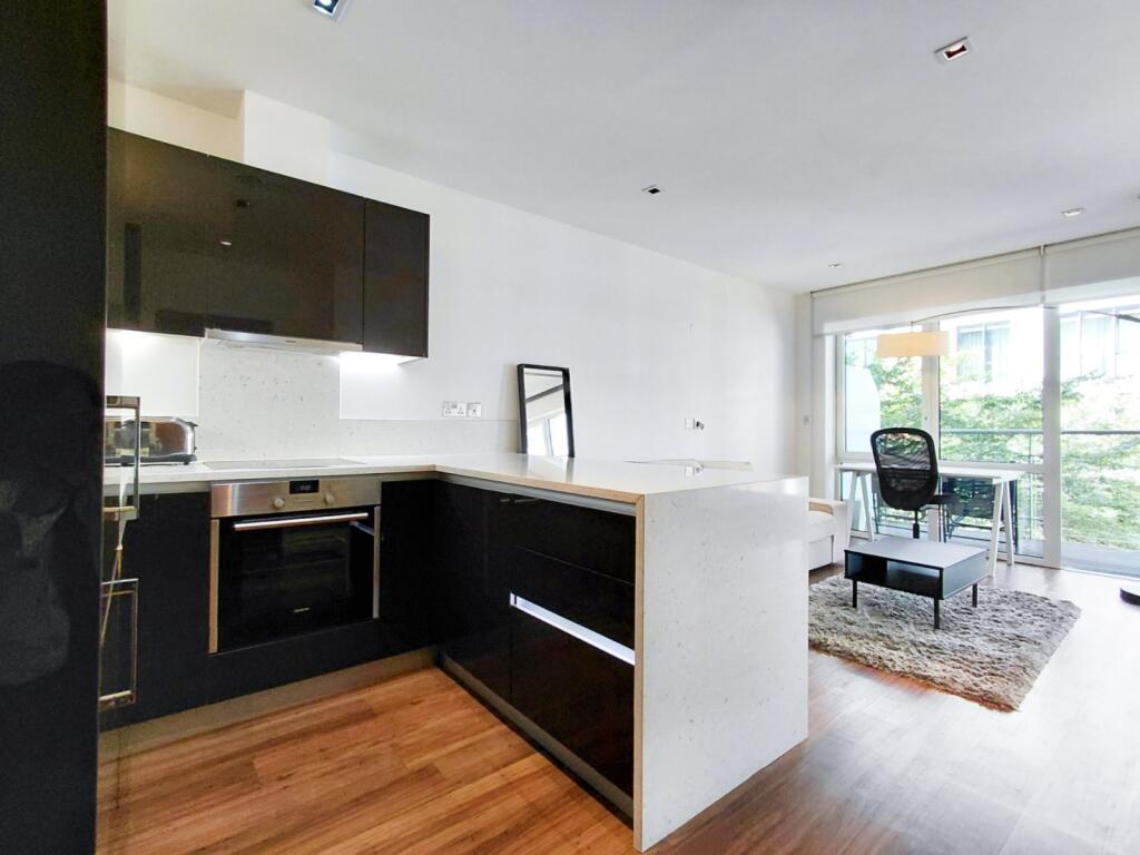 Apartment in London - View 5