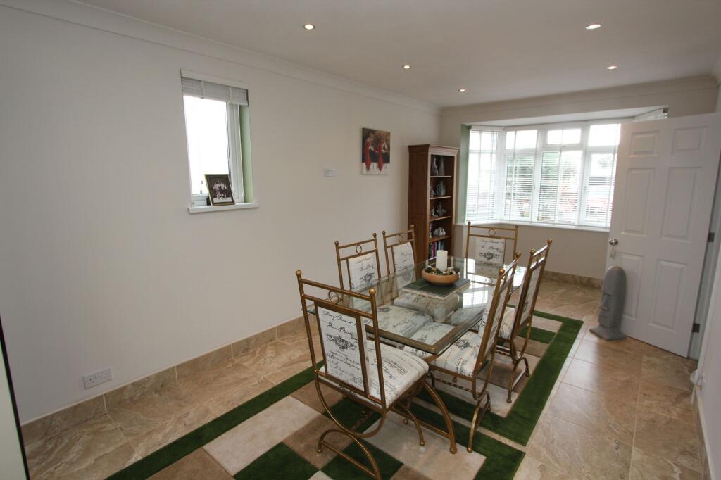 5, Sea View Place, Llantwit Major, CF61 photo 4