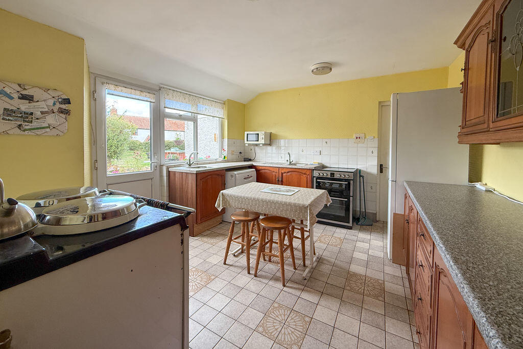 House in Taunton - View 5