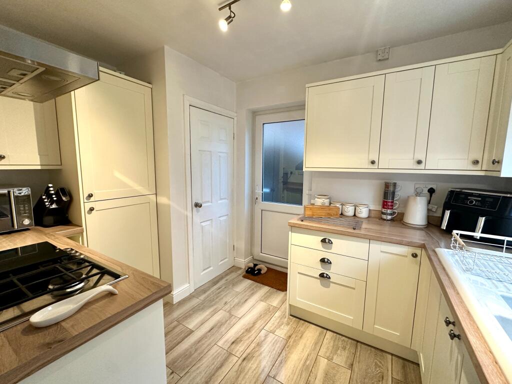 House in Sandwell, West Midlands - More