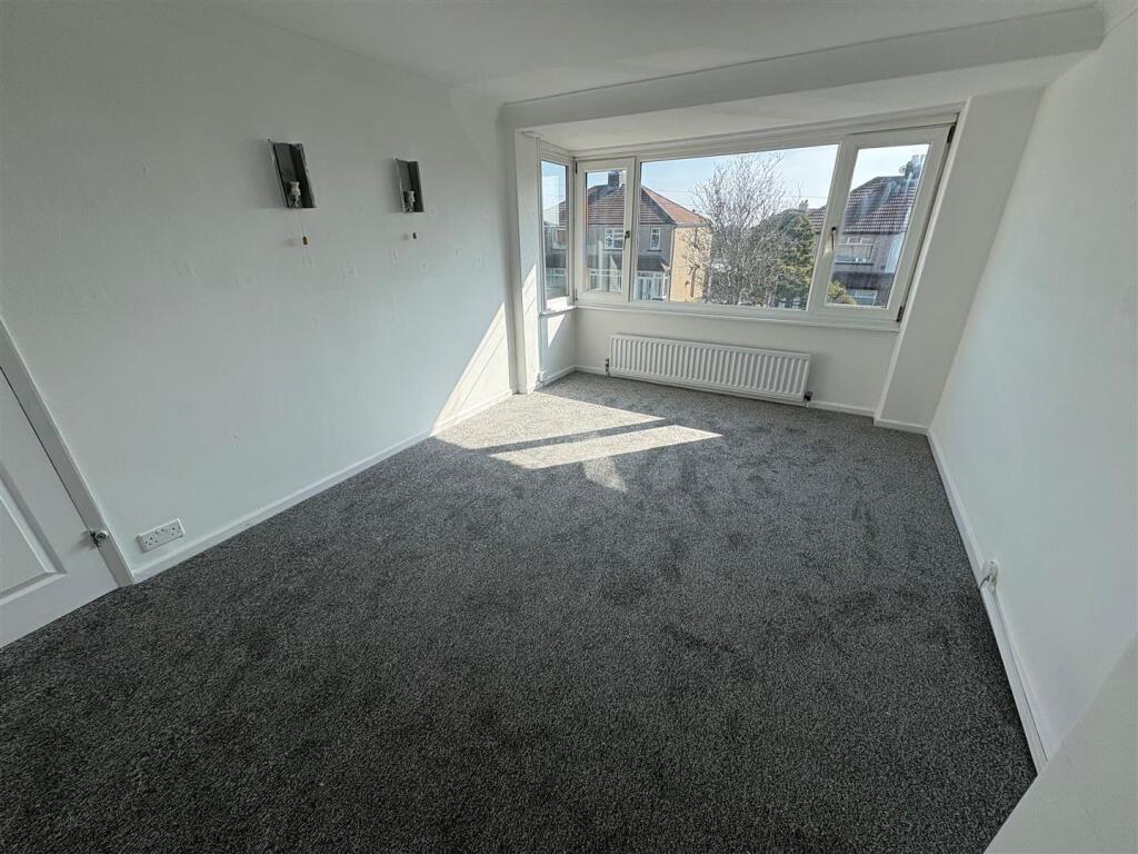 Additional image 14 of Greenton Crescent, Queensbury