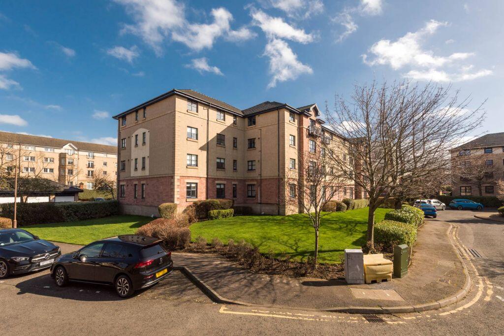 Main image of property: 12/10 Russell Gardens, Edinburgh, EH12 5PG