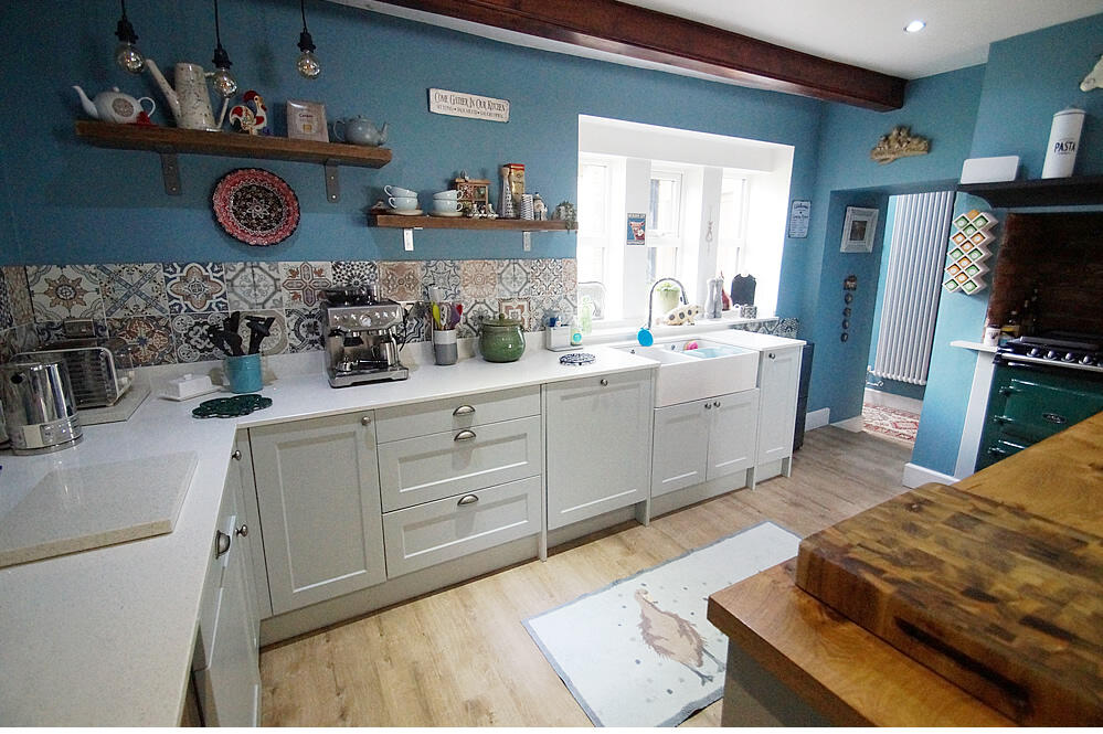 2 Warth Cottages Huddersfield Road Diggle OL3 5PJ photo 3