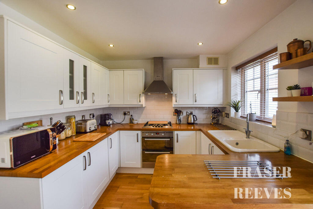 Cromwell Close, Newton-Le-Willows photo 3
