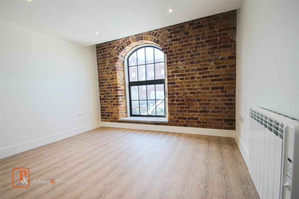 Apartment in Colchester, Hythe - View 3