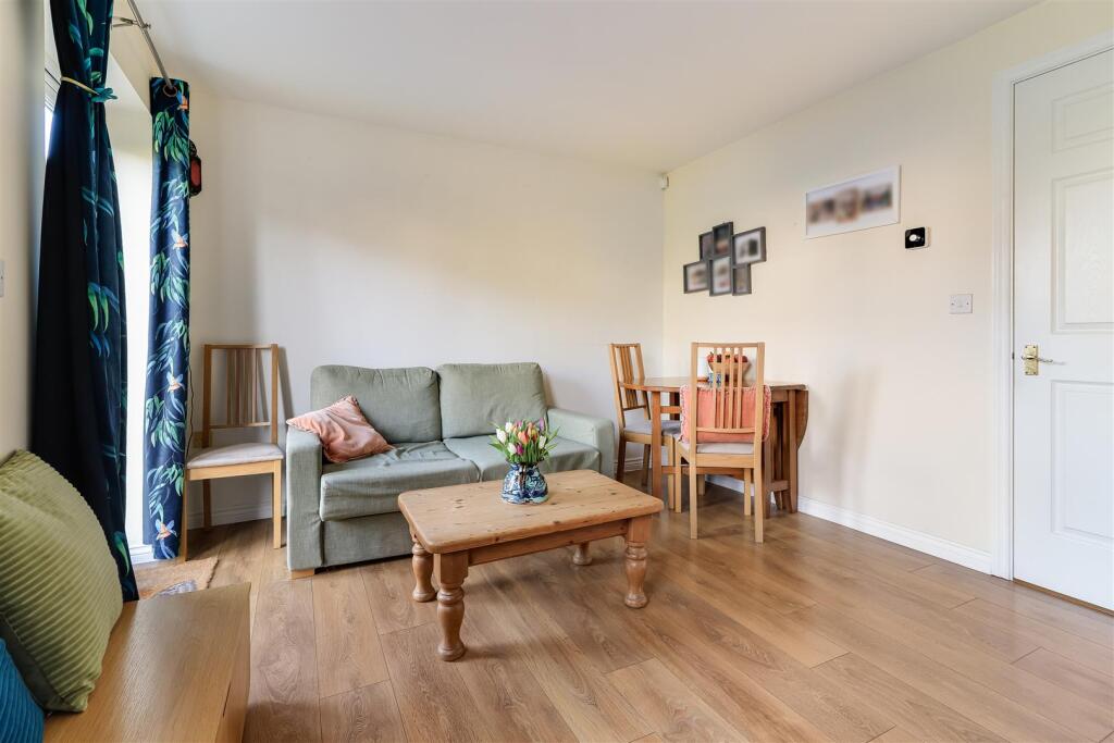 Wellbrook Way, Girton photo 3
