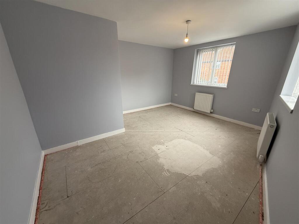 Apartment in Newcastle upon Tyne - View 5