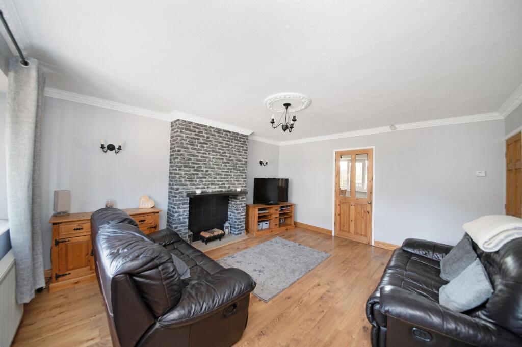 House in Huddersfield - View 4