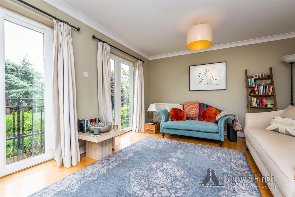 44, Shaftesbury Avenue, Radcliffe-On-Trent, Nottinghamshire photo 2