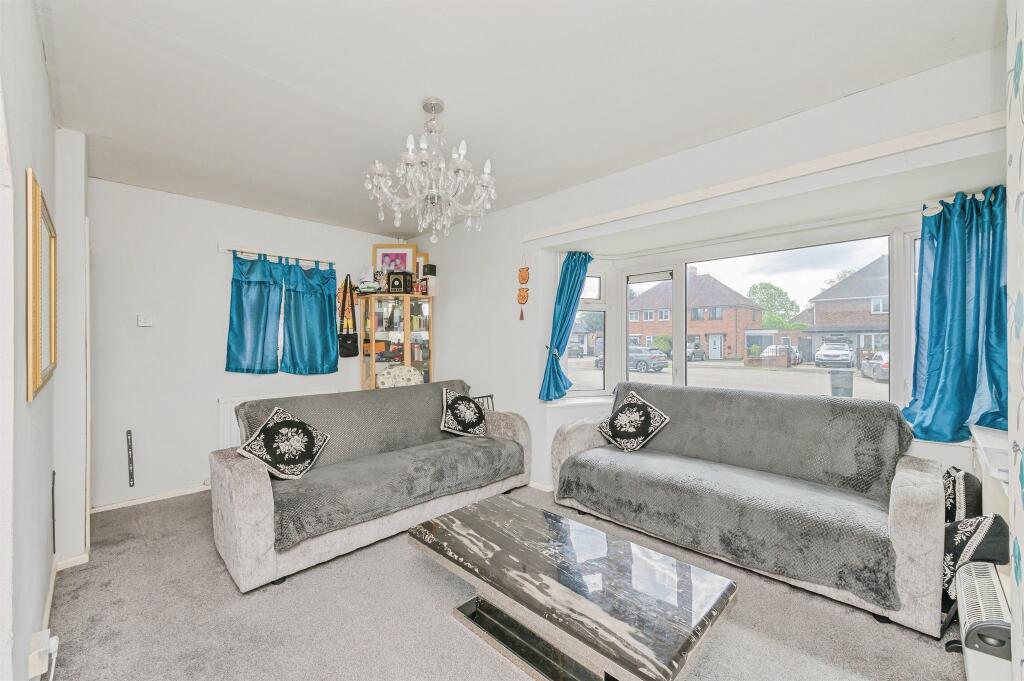 Whitehead Drive, Minworth, Sutton Coldfield photo 3