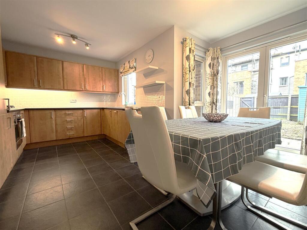 Broomhill Way, Poole photo 5