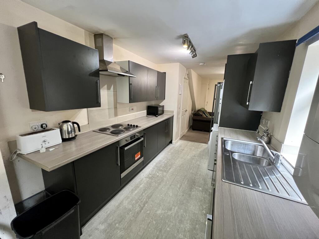 House in Birmingham, Selly Oak - View 2