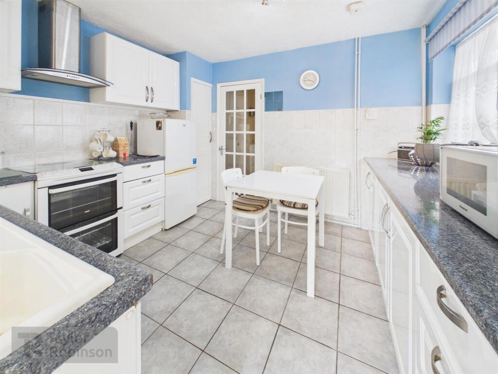 Perryfield Road, Southgate, Crawley - View 4