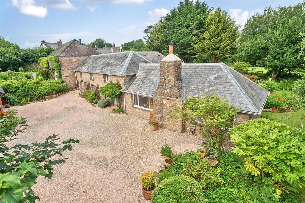 4-bed semi-detached on Berry Pomeroy, Totnes outskirts, £800,000
