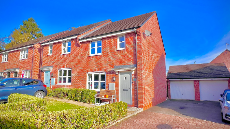 Main image of property: Holywell Fields, Hinckley, LE10 1EG
