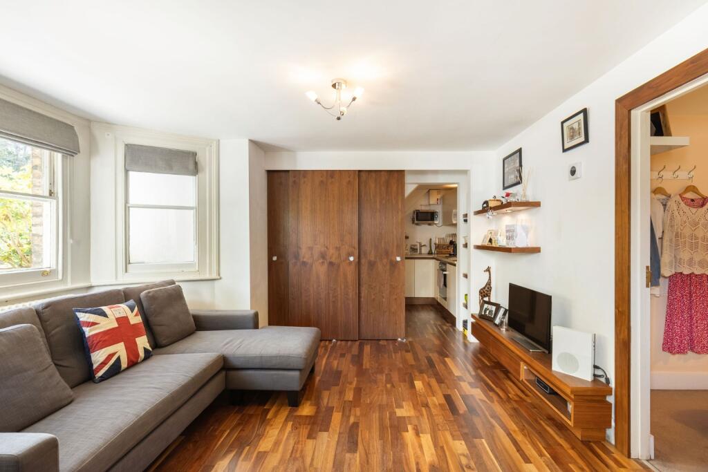 Apartment in London - More