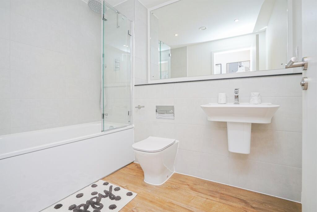 Apartment in Birmingham, Chinese Quarter, Digbeth - View 3