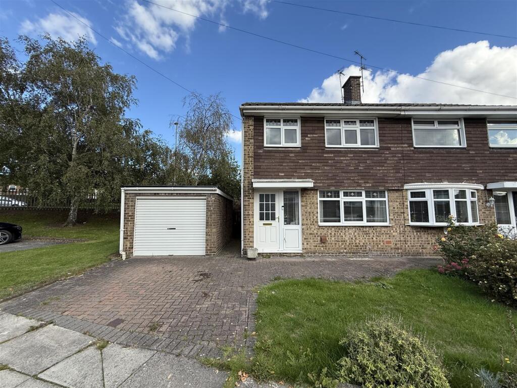 3-bed semi-detached on Regal Drive, Darlington, £160,000