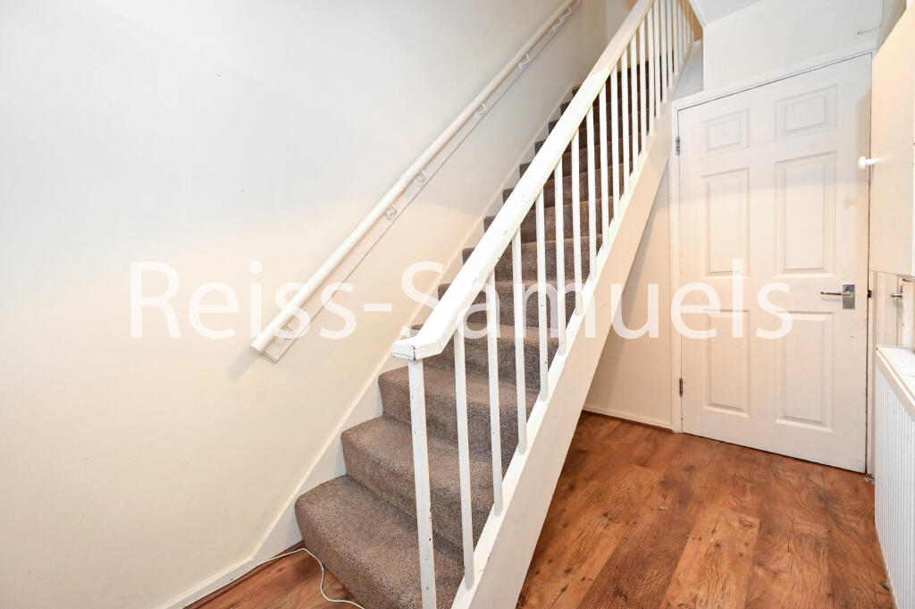 4 bedroom maisonette for rent