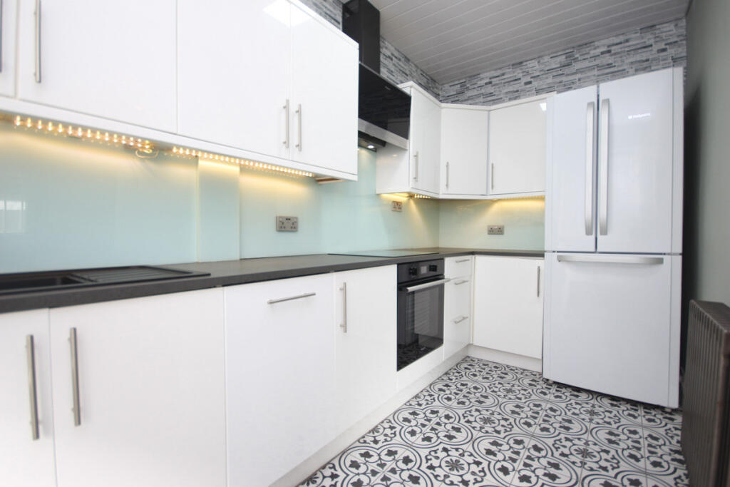 Apartment in Glasgow, Hangingshaw, King's Park - View 4
