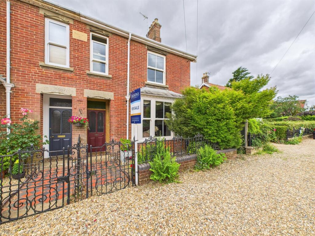 3-bed semi-detached on Park View, Park Road, Dereham, £280,000