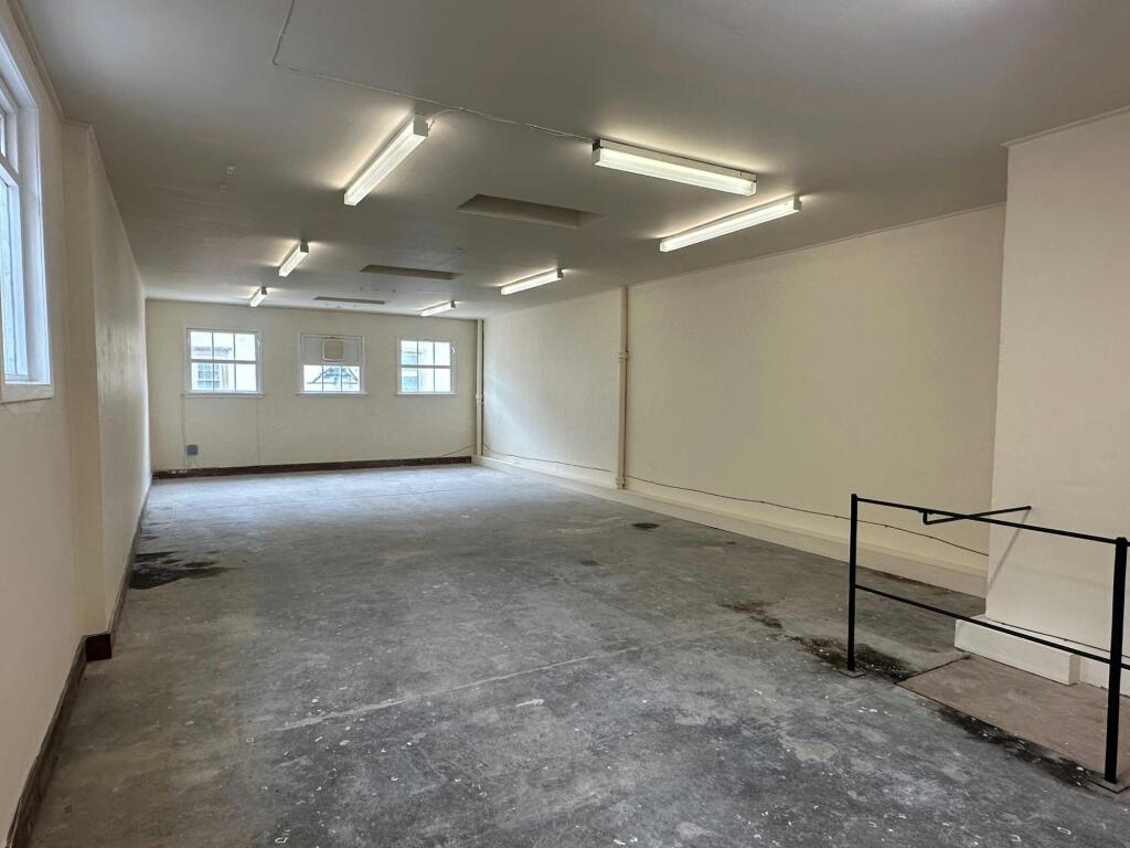82 King St Kilmarnock new 007.jpg
