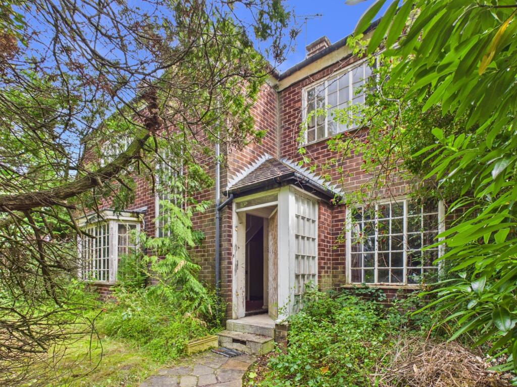 3-bed detached on Arlington Road, Cheadle, Cheshire. , £500,000