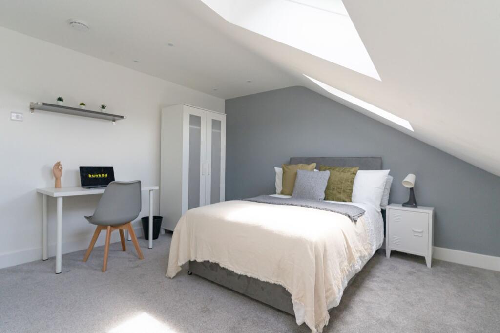House in Portsmouth - More