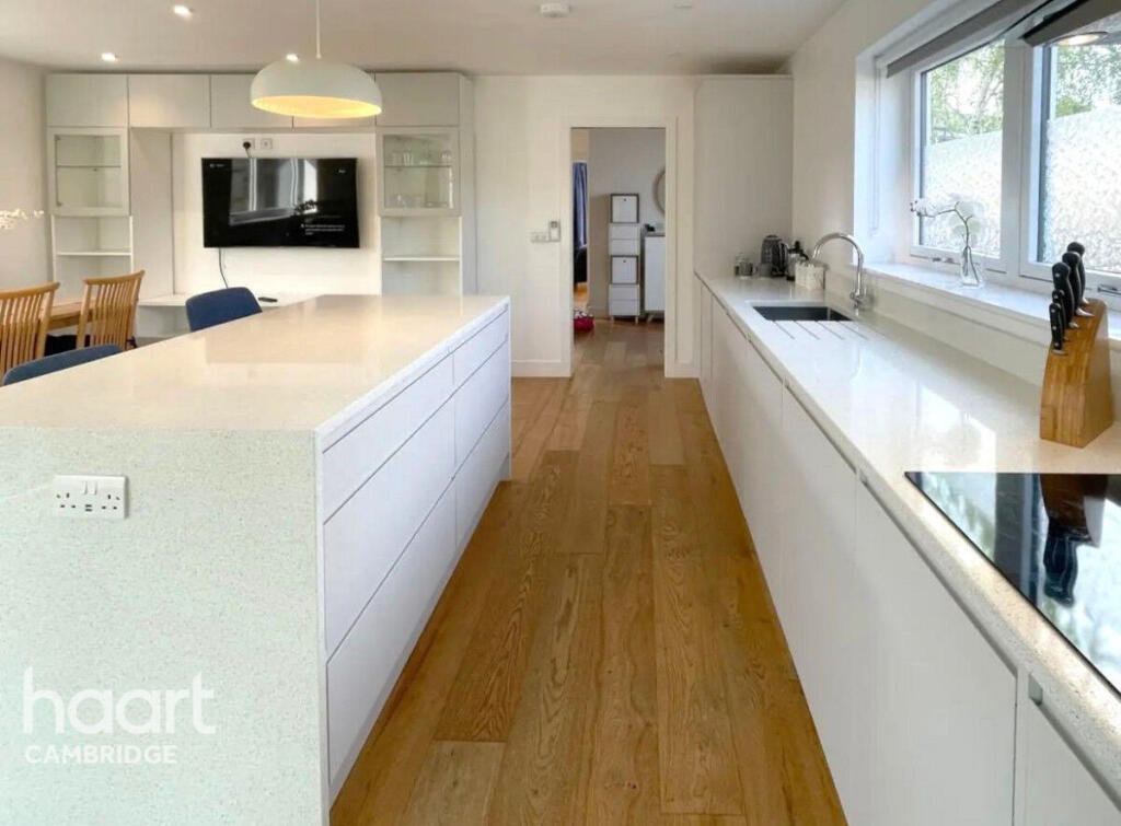 Dunsmore Close, Cambridge - View 5
