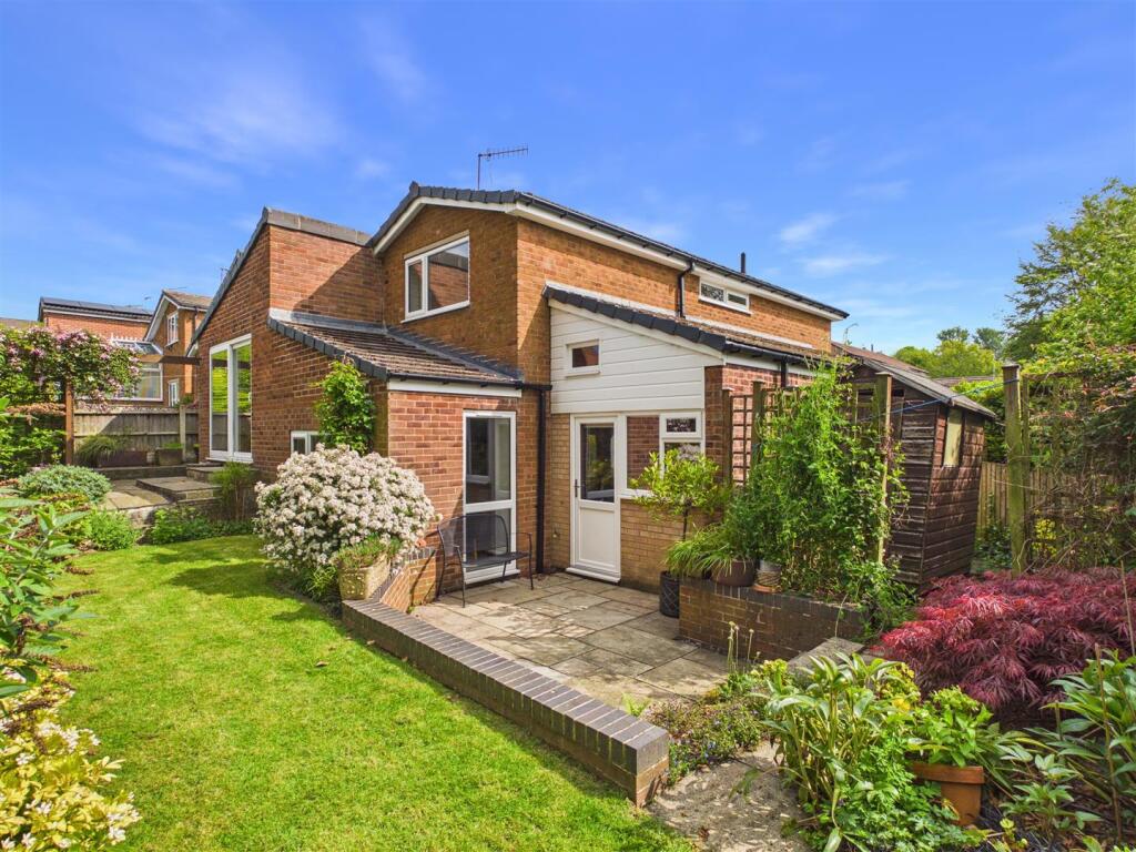 House in North East Derbyshire, Dronfield - View 2