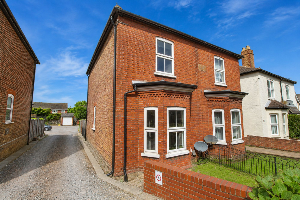 Main image of property: Worplesdon Road, Guildford, GU2
