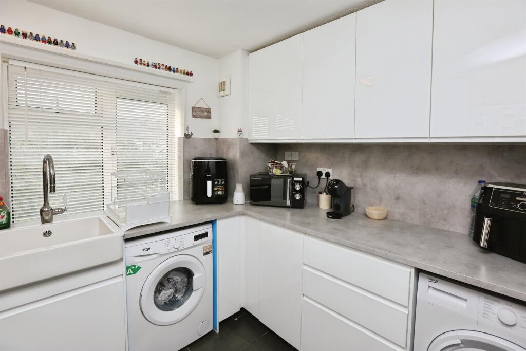 Apartment in Southampton, Weston - More
