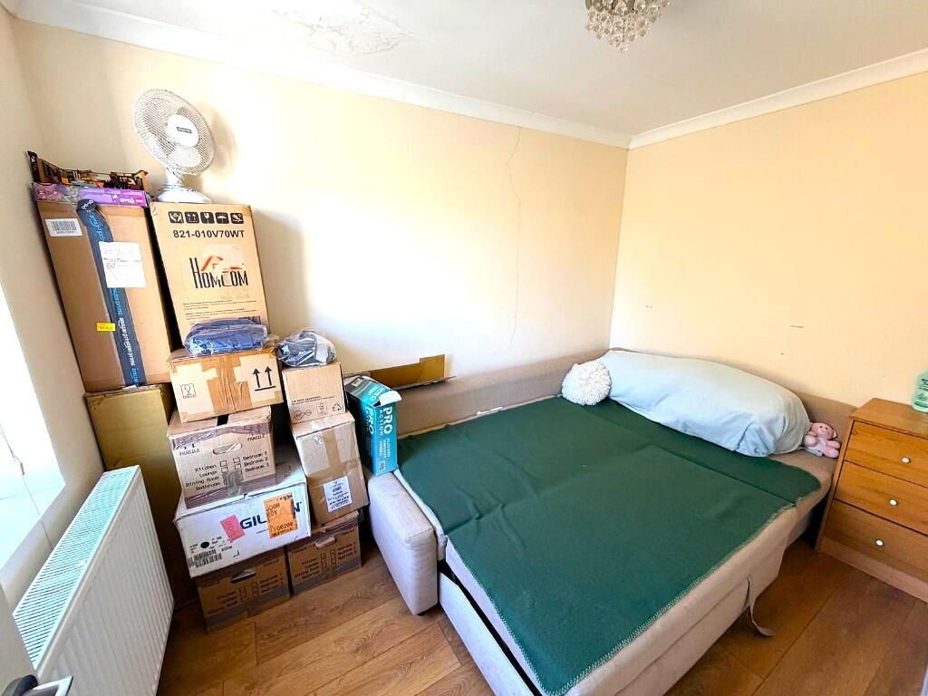 3 bedroom semi-detached house for rent