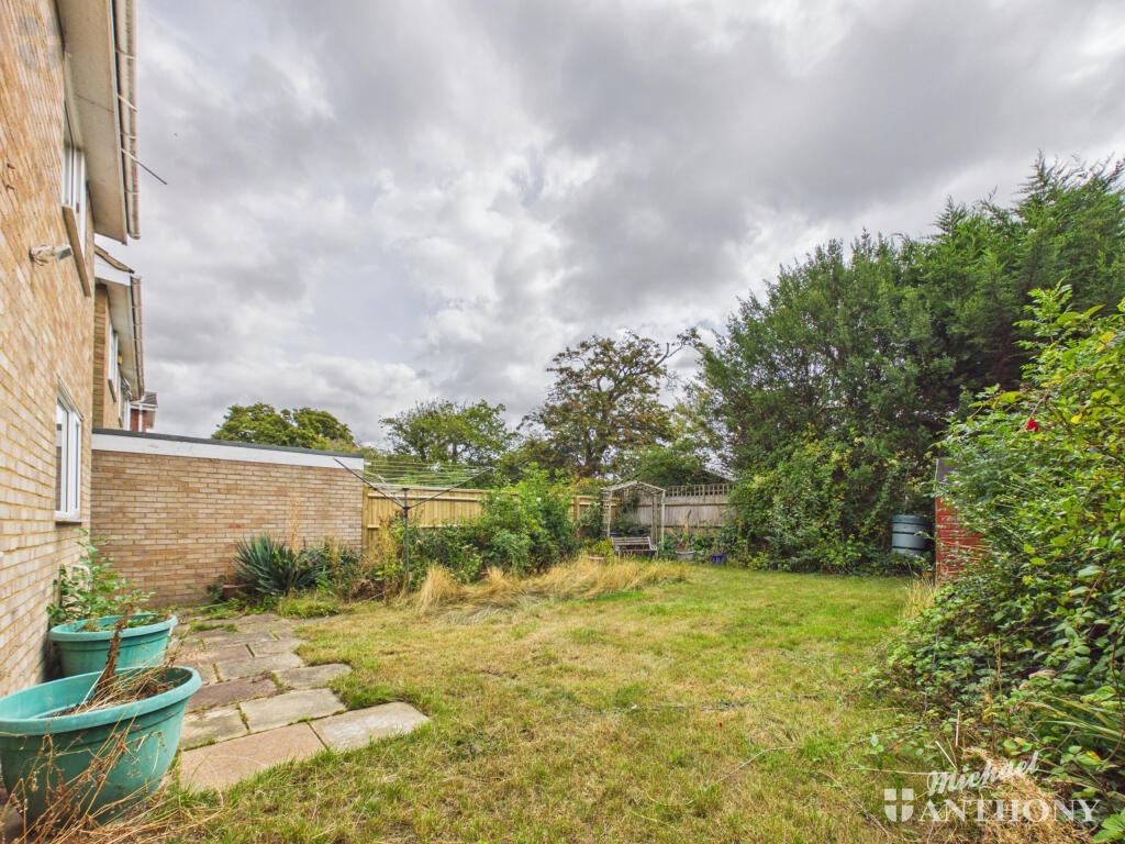 House in Aylesbury, Buckinghamshire - View 3