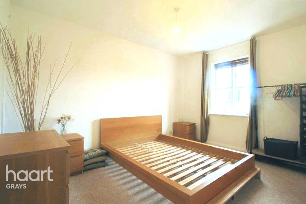 Apartment in Romford - View 4