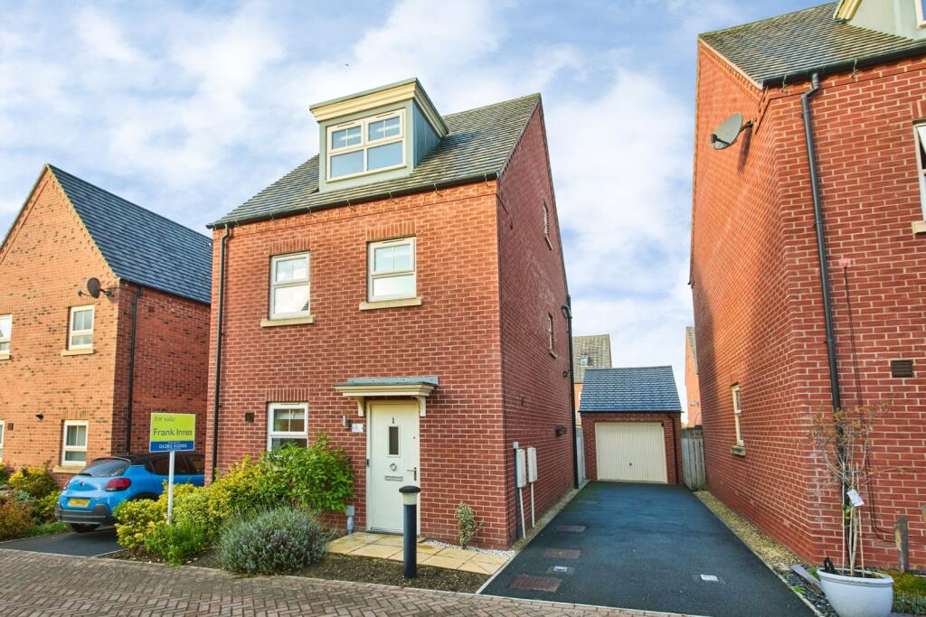 4-bed detached on Samara Close, Midway, Swadlincote, Derbyshire, DE11, £280,000