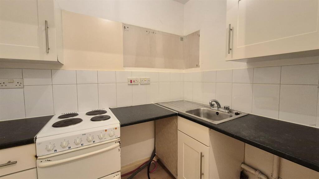 Apartment in Milton Keynes - View 5