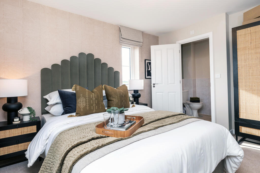 House in Chesterfield, Derbyshire - More