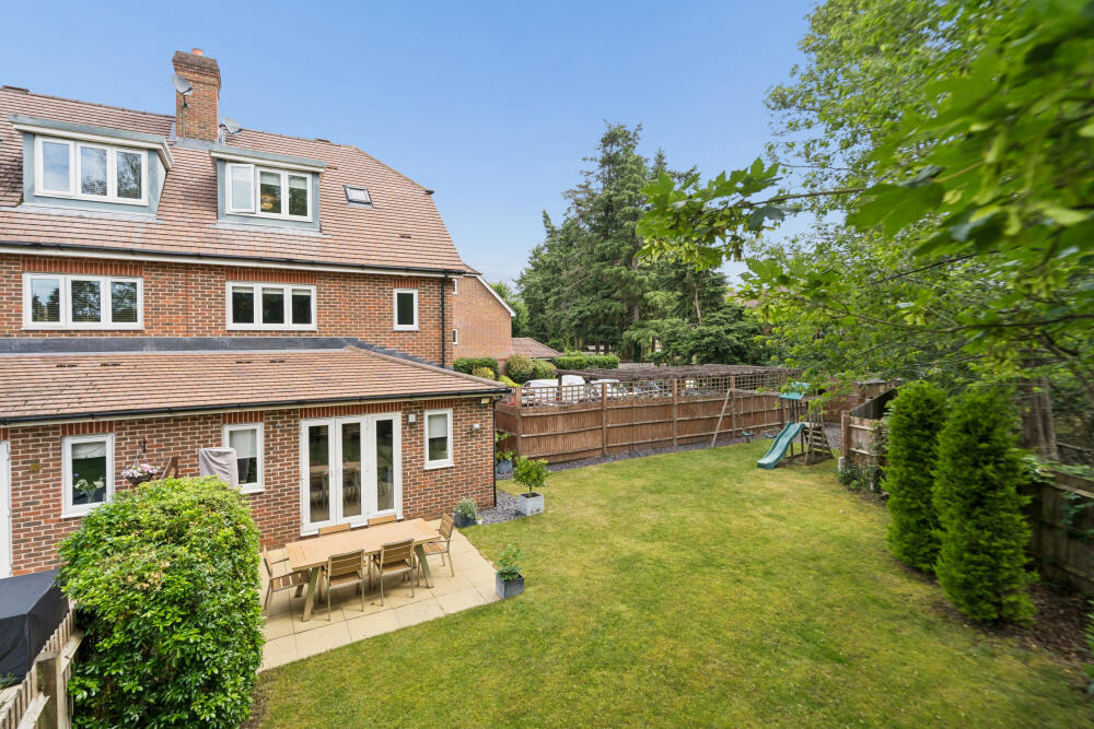 House in Slough - View 4