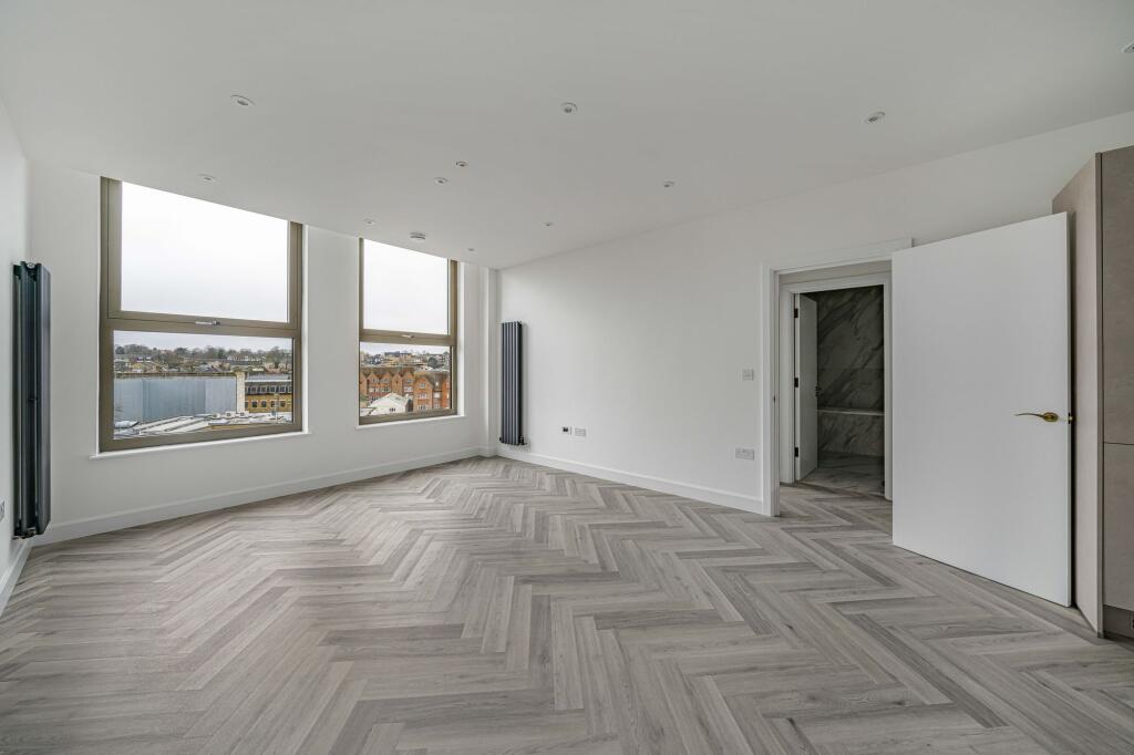 Main image of property: Flat 8 Telegraph House 11-27 Hythe Street, Dartford, Kent, DA1 1GL