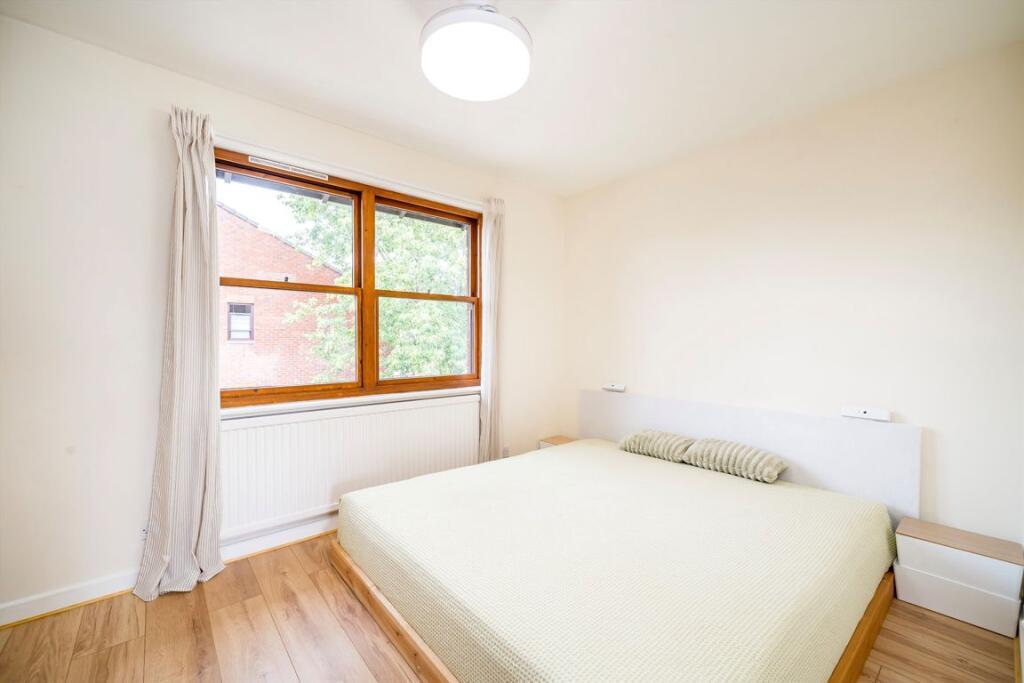 Apartment in London - View 5