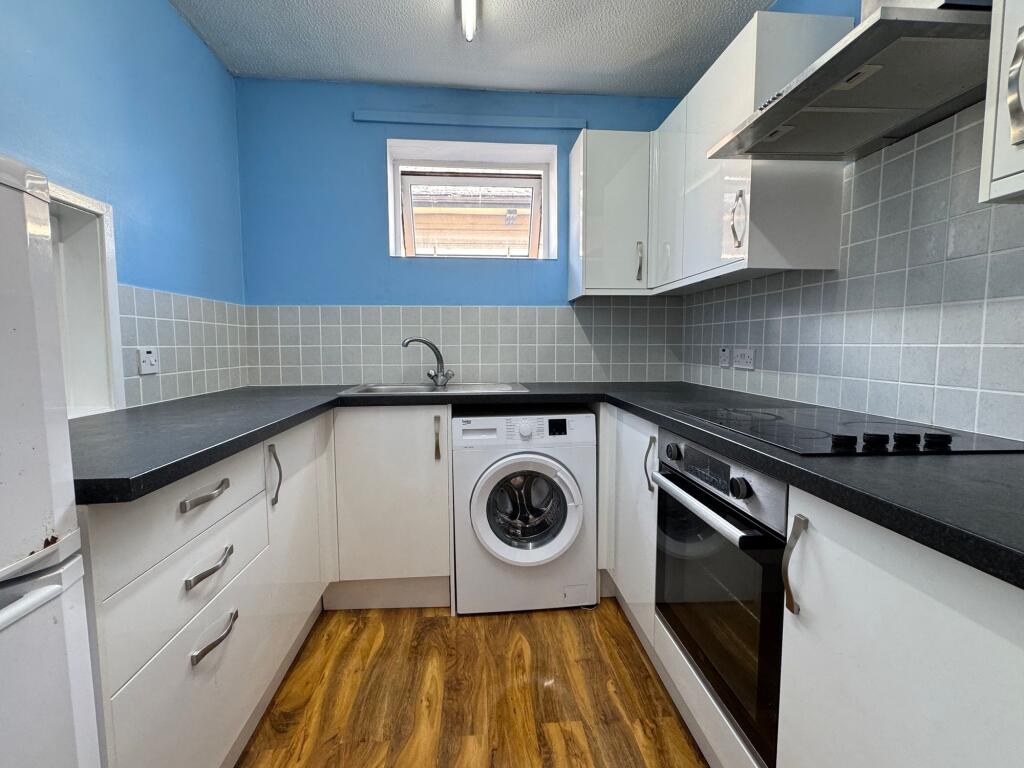 Apartment in Ryde, Oakfield - View 3