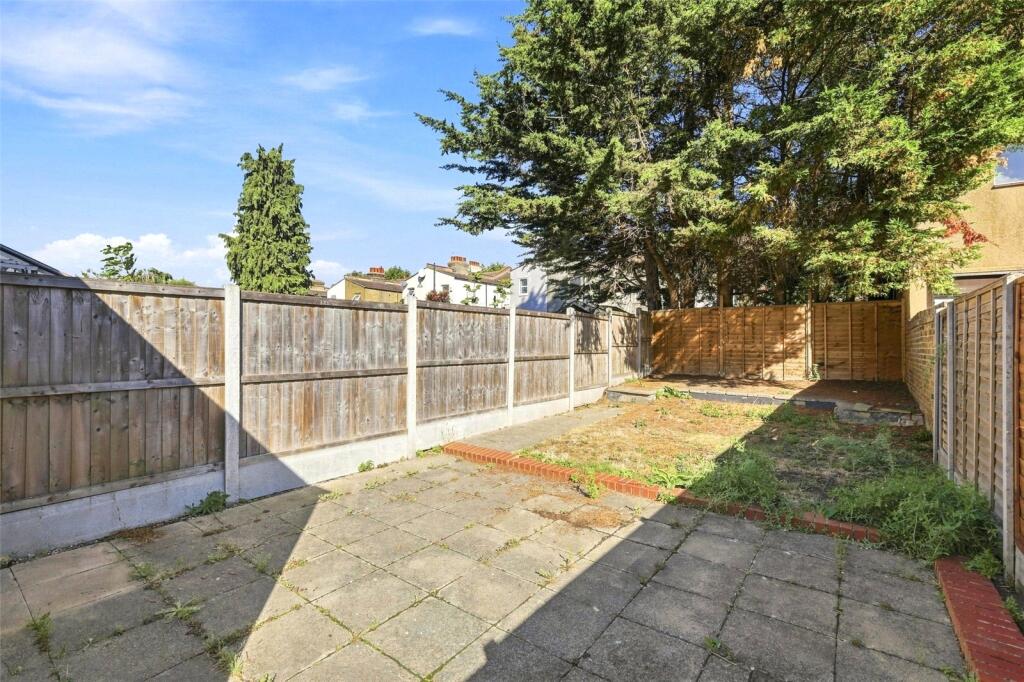 House in Southend-on-Sea - View 5
