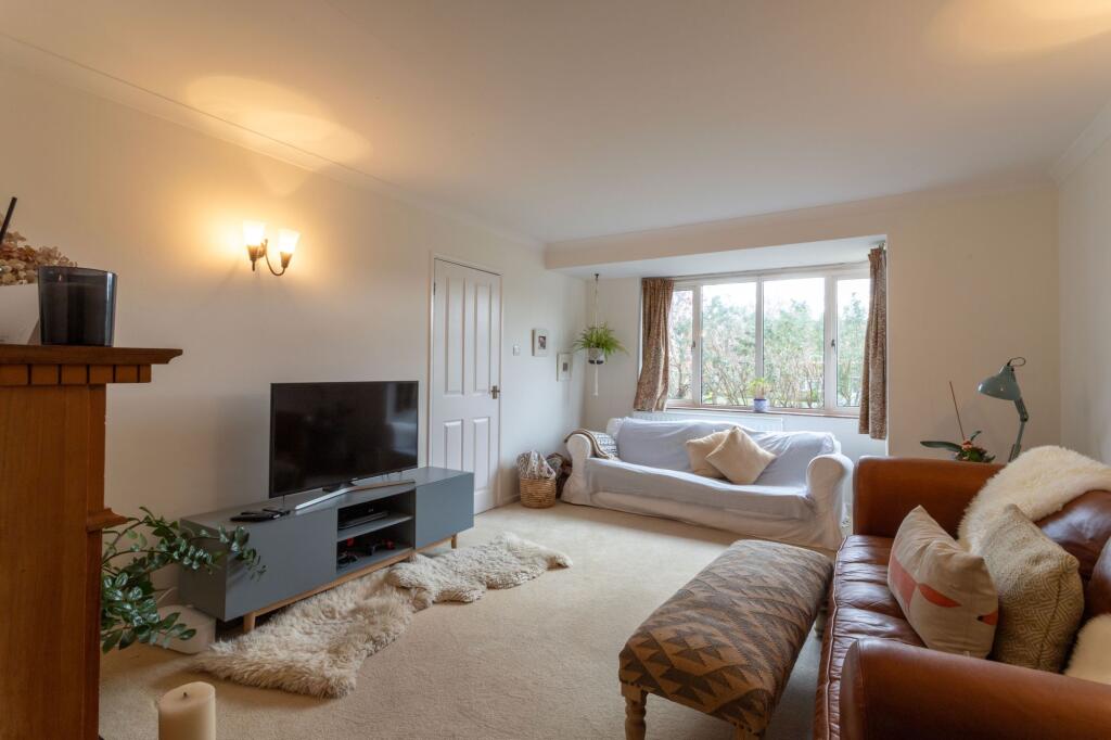 Hartford Road, Hartley Wintney, RG27 photo 3